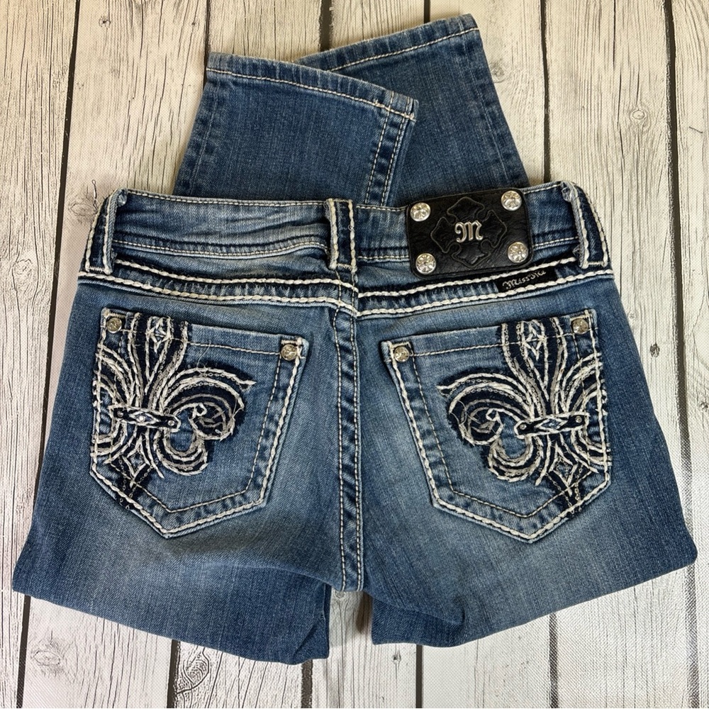 Miss Me Women’s Crystal Sequence Embellished JP5182P Capri Jeans Size 26.